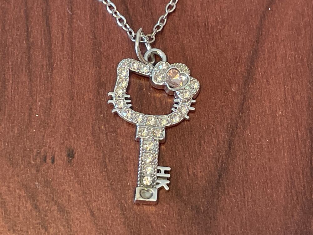 Hello kitty hallow bling key necklace